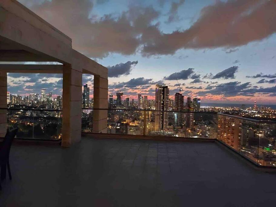 Beautiful Penthouse W/Amazing View, Prime Location Διαμέρισμα Ραμάτ Γκαν Εξωτερικό φωτογραφία