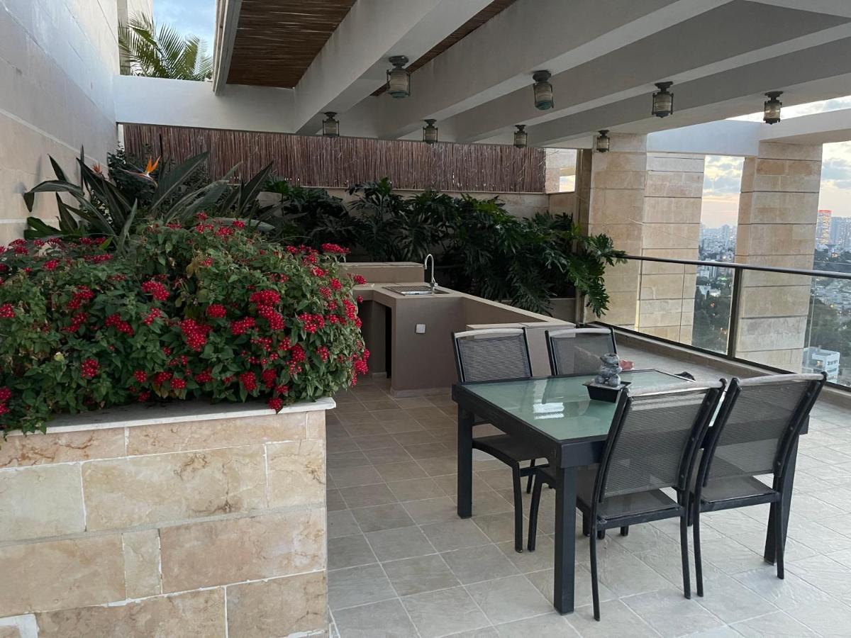 Beautiful Penthouse W/Amazing View, Prime Location Διαμέρισμα Ραμάτ Γκαν Εξωτερικό φωτογραφία